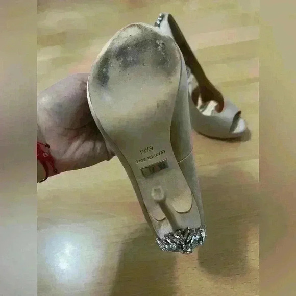 Badgley Mischka Kiara Crystal Heel Rose Gold Platform Pumps Size 5.5 - Picture 9 of 9